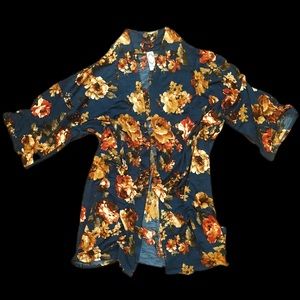 Floral Cropped Sleeve Polyester Cardigan. Like New